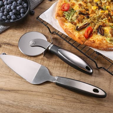 Pizzaleikkuri ja palvelinsarja ruostumattomasta teräksestä valmistettu pizzapyöräpalvelinlastalla