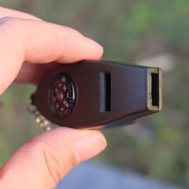 Monitoiminen 4 in 1 -pilli Suurennuslasi Kompassilämpömittari