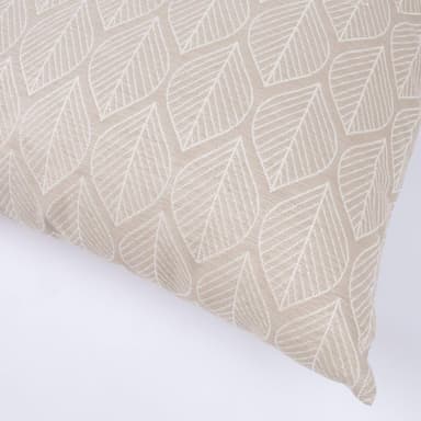 2 tuotteen paketti. Tyyny RETRO 45x45cm, beige lehti