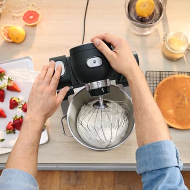 Bosch Series 6 yleiskone MUMS6ZS18 (musta)