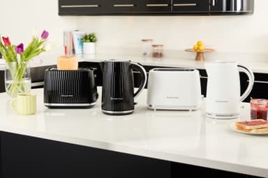 Russell Hobbs Eden vedenkeitin 27361-70 (musta)