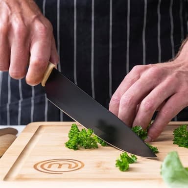 Masterchef Natural -veitsisarja, jossa 5 veistä - Tunnettu MasterChef Suomesta