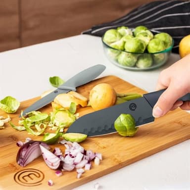 Masterchef Earth -veitsisarja, jossa 3 veistä - Tunnettu MasterChef Suomesta