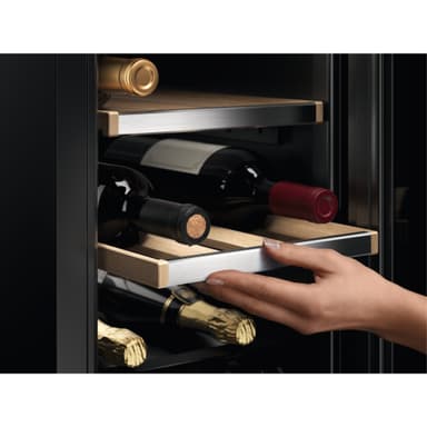 Electrolux Viinin säilytys EWUS018B7B (Integroitava)