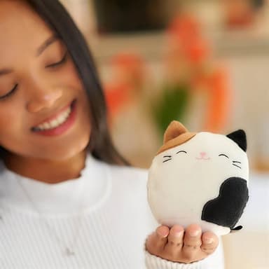Squishmallows Cam the Cat Bluetooth-kaiutin, jossa on pehmoinen muotoilu