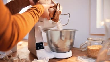 Bosch Series 4 yleiskone MUM5XW00 (valkoinen)