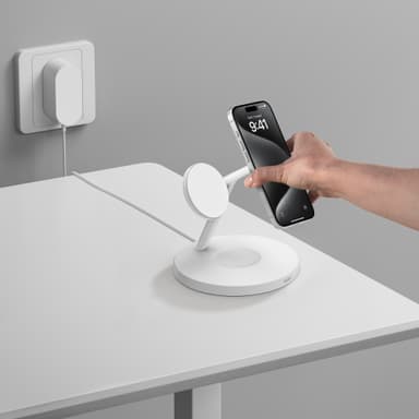 Belkin BoostCharge Pro 3-in-1 Qi2 langaton latausteline (valkoinen)