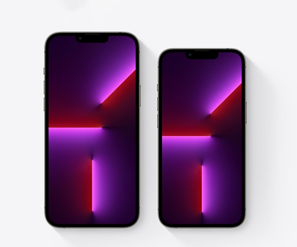 Kaksi iPhone-mallia