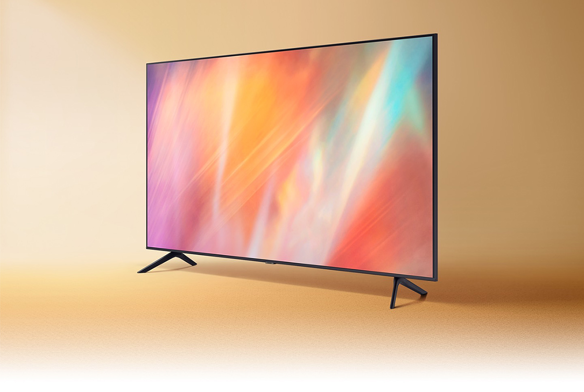 Samsung-TV-AU7175 jalustalla