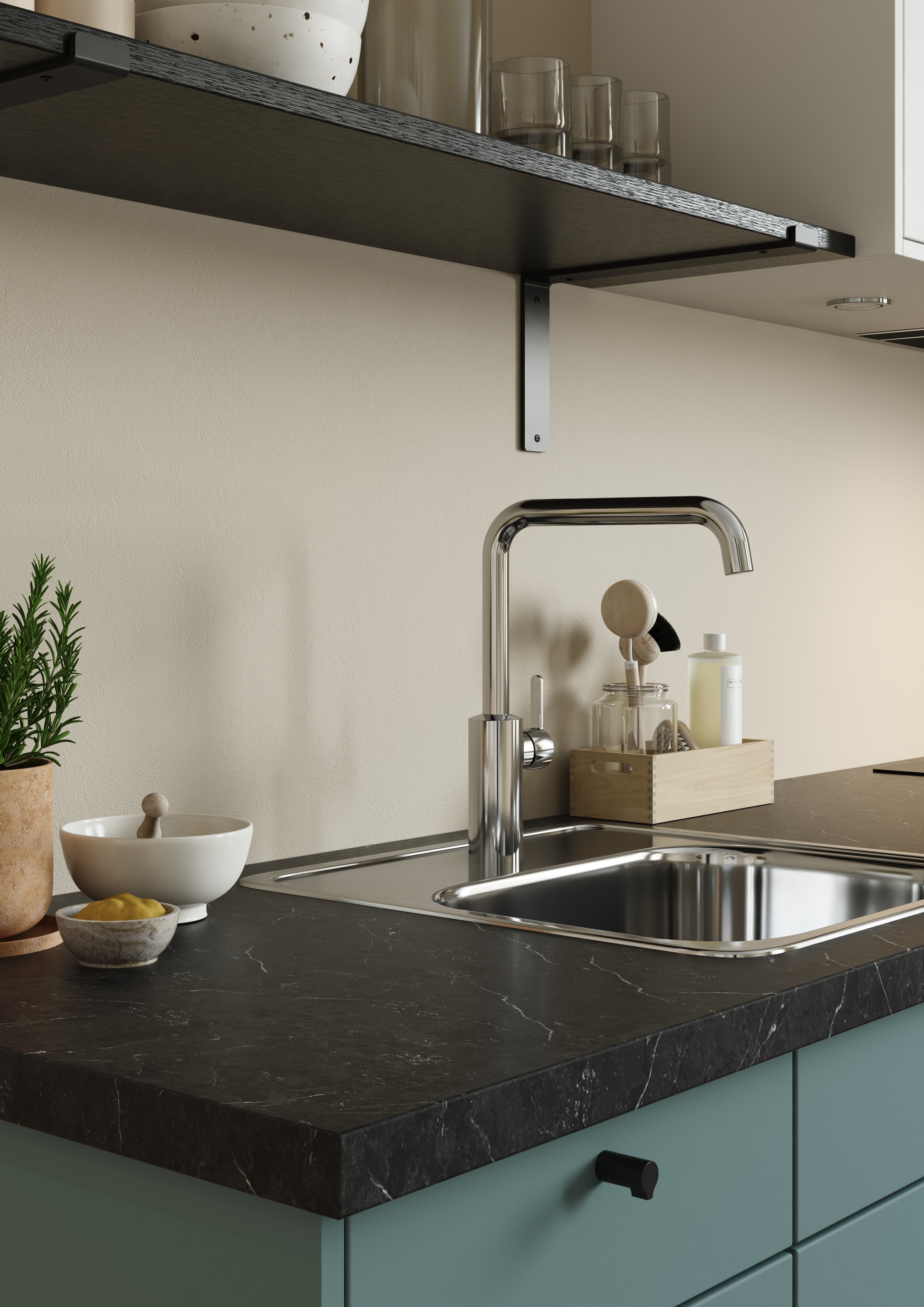 Epoq Trend Petrol ja White -avoin keittiö mustalla työtasolla, koristehyllyllä ja pesualtaalla