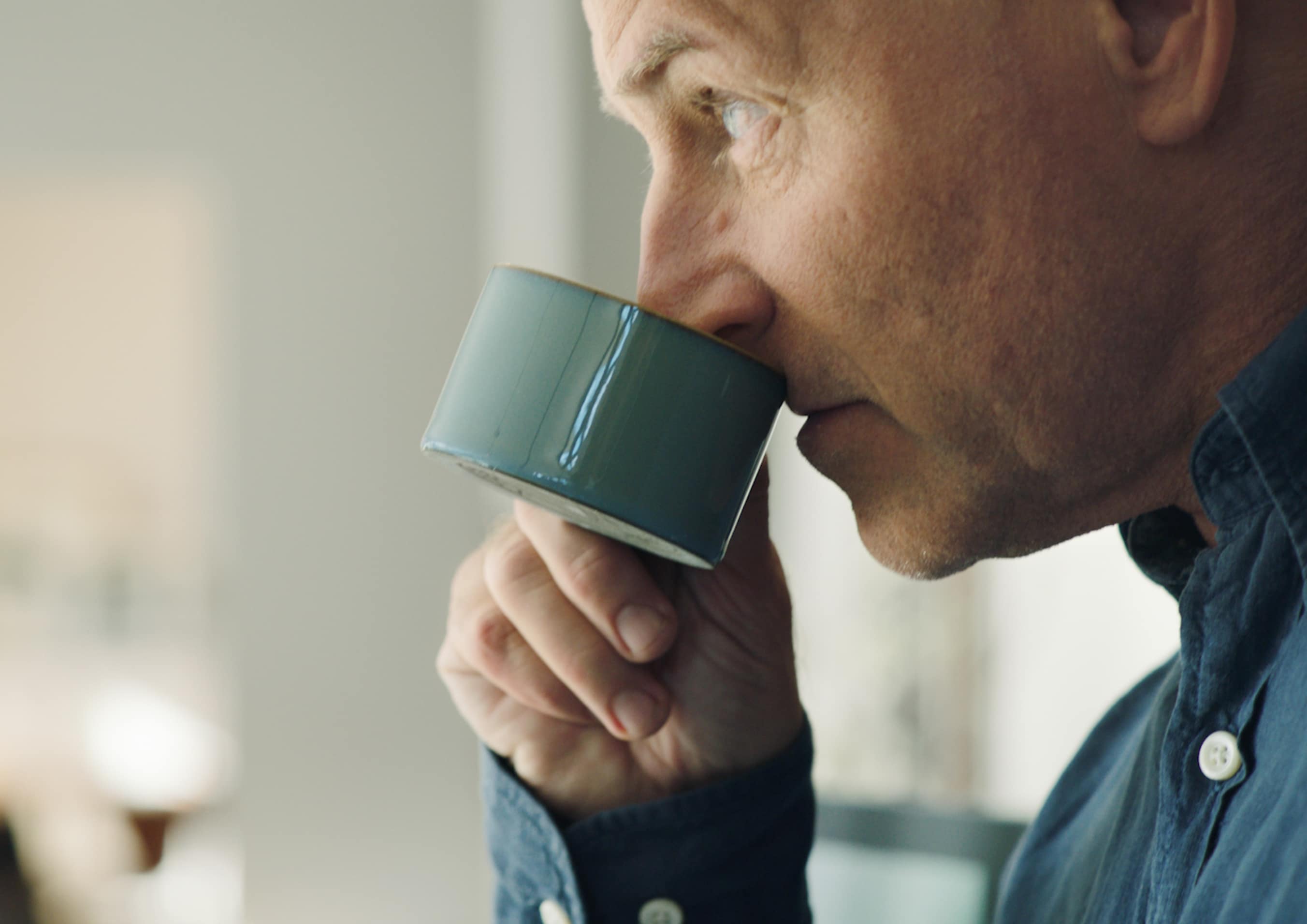 Siemens-espressokoneet ja makuekspertti Richard Juhlin arvioimassa kahvin tuoksua