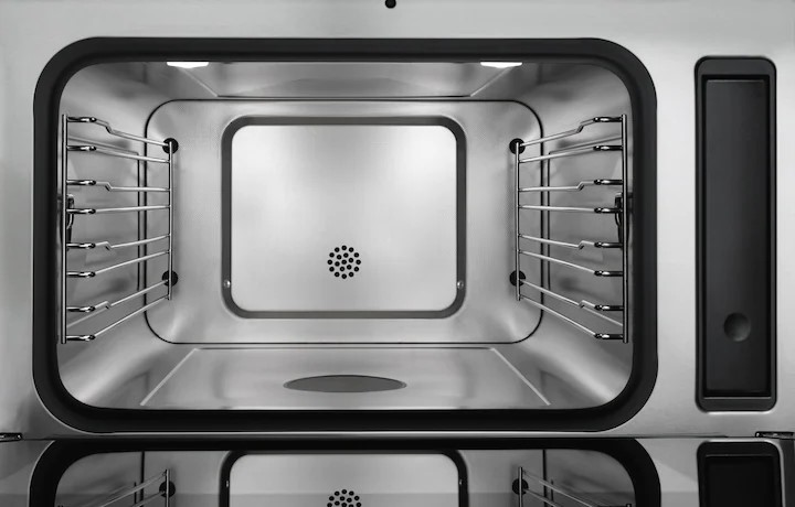 Miele-höyryuunin erikoispinnoitettu teräksinen uunitila