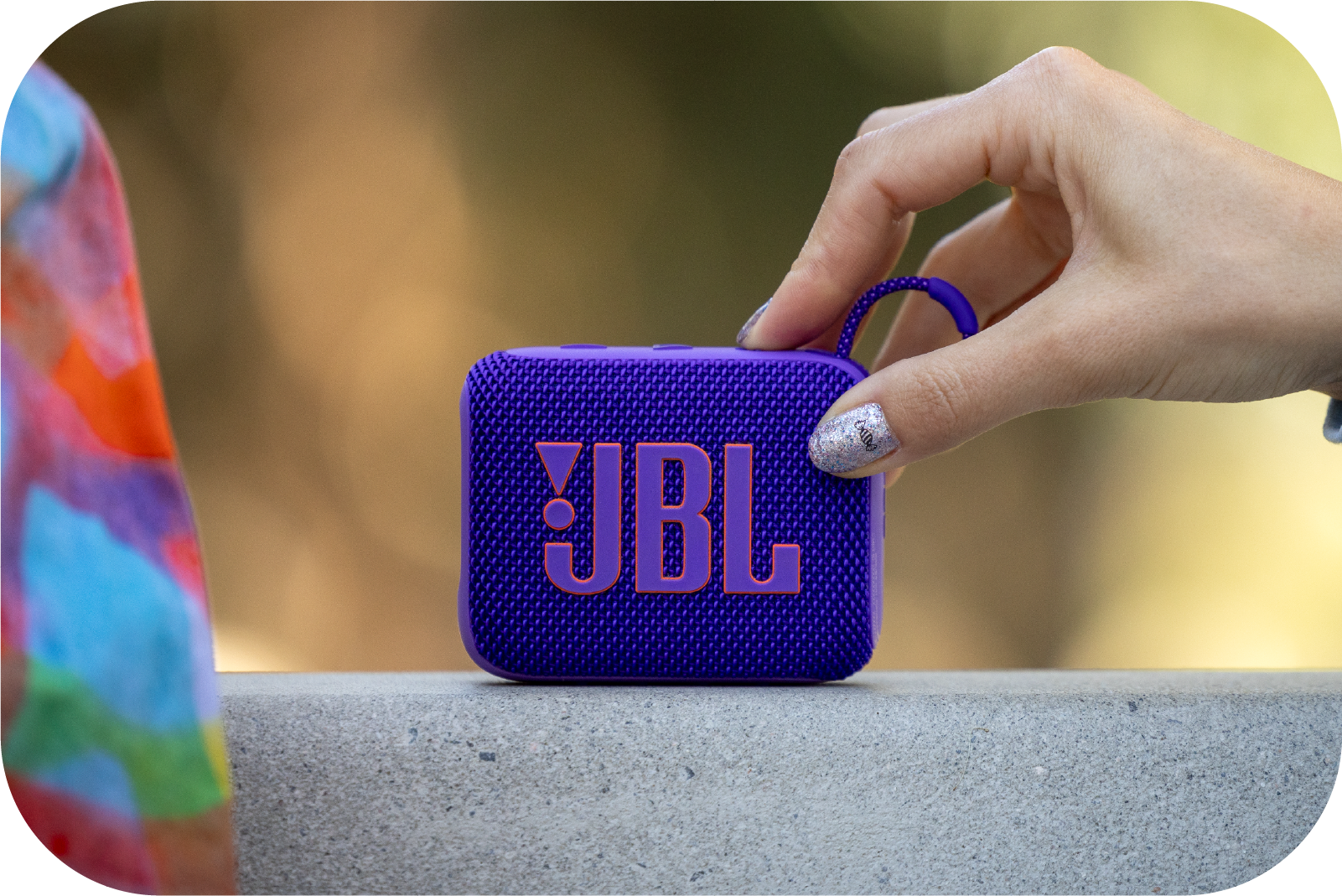 JBL - Kannettava kaiutin - Ultrakannettava JBL Pro -ääni ja jykevämpi basso