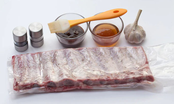 Sous vide sianlihaa ja mausteita ja marinadia