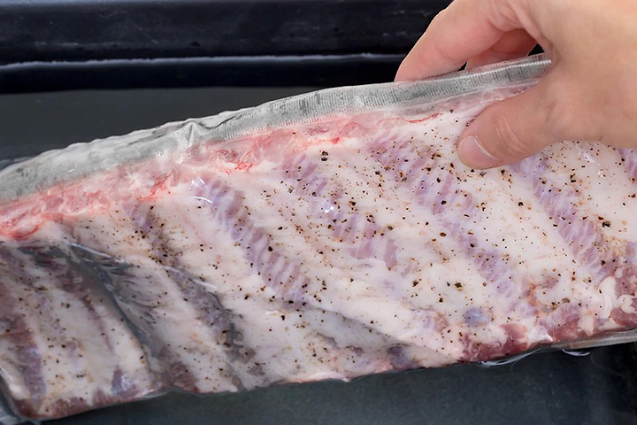 Sianlihaa sous vide -vesihauteessa