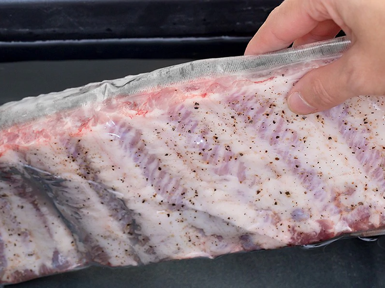 Sianlihaa sous vide -vesihauteessa