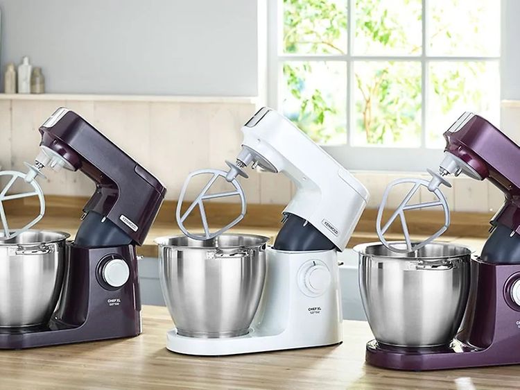 Kenwood Chef XL kolmessa eri värissä