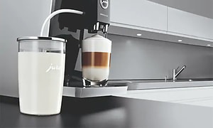 Jura-maidonvaahdotin ja -kahvinkone