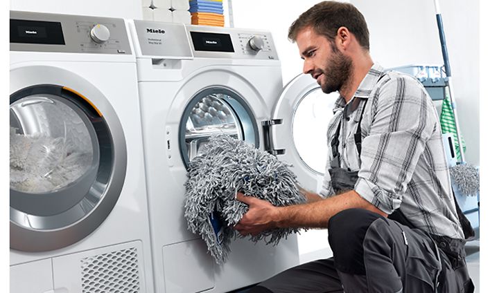 MDA - Miele Pro - Mopstar cleaning - 640x400