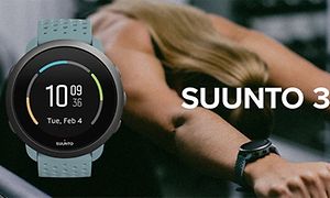 Suunto 3 -urheilukello salilla treenaavan naisen ranteessa