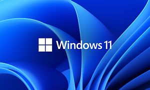 Windows 11 teksti valkoisin kirjaimin sinisellä taustalla