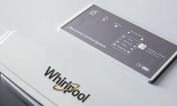 Whirlpool - Lähikuva pakastimen ohjauspaneelista
