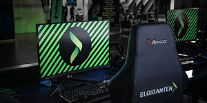 Arozzi-pelituoli, Gigantin logo ja gaming setup