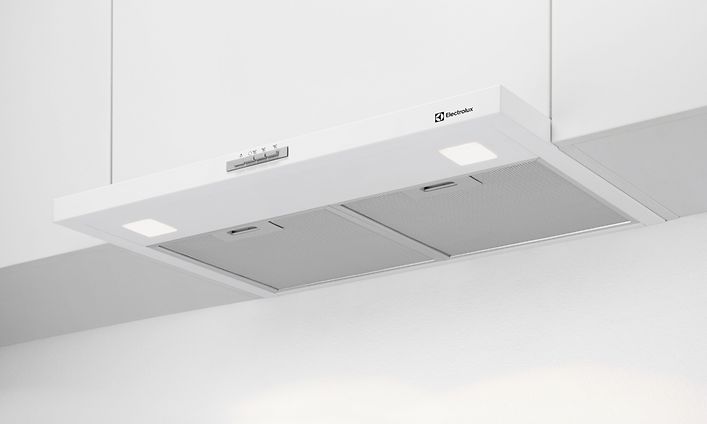 Keittiön kaapistoon asennettu Electrolux-liesituuletin