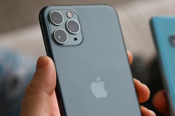 iPhone ja Samsung Galaxy.