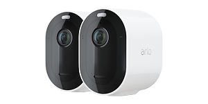 Kaksi Arlo Pro 4 -turvakameraa