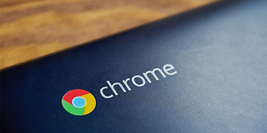 Lähikuva Chromebook-logosta