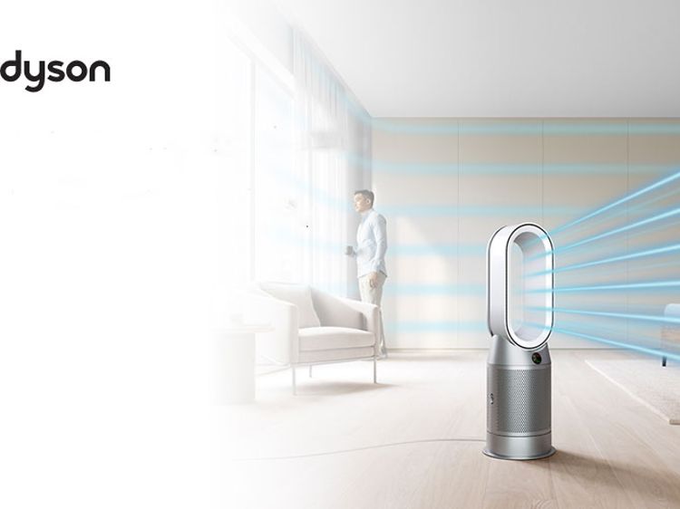 Dyson-ilmanpuhdistin vaaleassa tilassa ja Dyson-logo