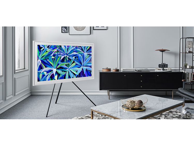 Samsung The Frame TV modernisti sisustetussa olohuoneessa