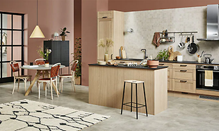 Tammen värinen Epoq Shaker Natural Oak -keittiö