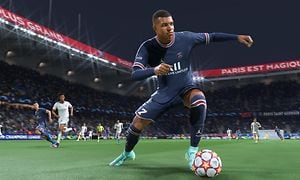 Games - EA - Mbappé pelaa jalkapalloa