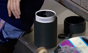 Samsung The Freestyle -projektori suojakotelossa
