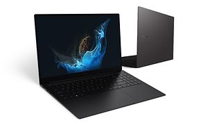 Kaksi Galaxy Book2 Pro -laitetta vierekkäin