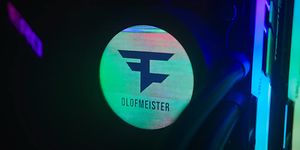 Kuvakaappaus Olofmeister gaming-videosta, jossa pelaajan oma logo