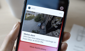 Arlo-sovellus jossa näkyy ilmoitus liiketunnistimen havaitsemasta liikkeestä