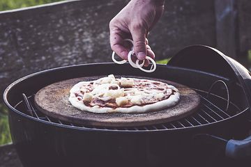 Pizza grillissä