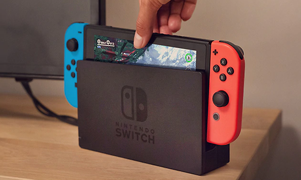 Nintendo Switch - telakoituna TV-tilaa varten