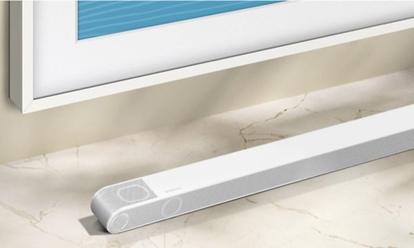 Samsung - Soundbar TV:n alapuolella
