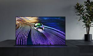 Sony-TV-A90J olohuoneessa