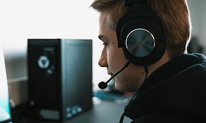Fortnite-pelaaja Endretta pelaa tietokoneella