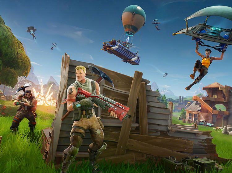 Kuvakaappaus Fortnite-pelistä, jossa useat pelihahmot taistelevat vehreässä puistossa