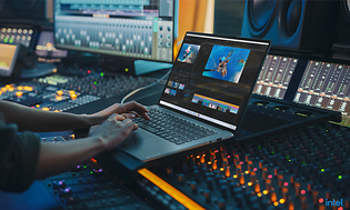 Lenovo Yoga Slim 7 Pro X -kannettava äänitysstudiossa