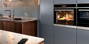 Uunit - Electroluxin kalusteuuni integroituna moderniin keittiöön
