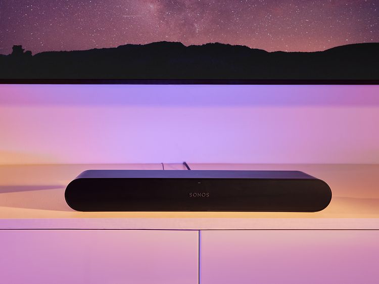 Sonos-Musta Ray soundbar television alla