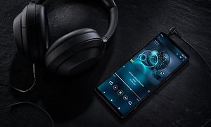 Sony Xperia 1 IV ja kuulokkeet