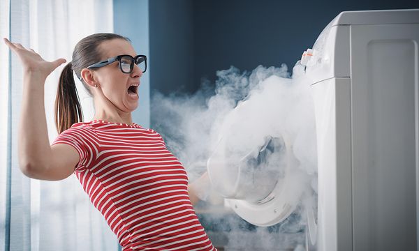 MDA-Washing machine-Pyykinpesukoneesta tulee ulos savua